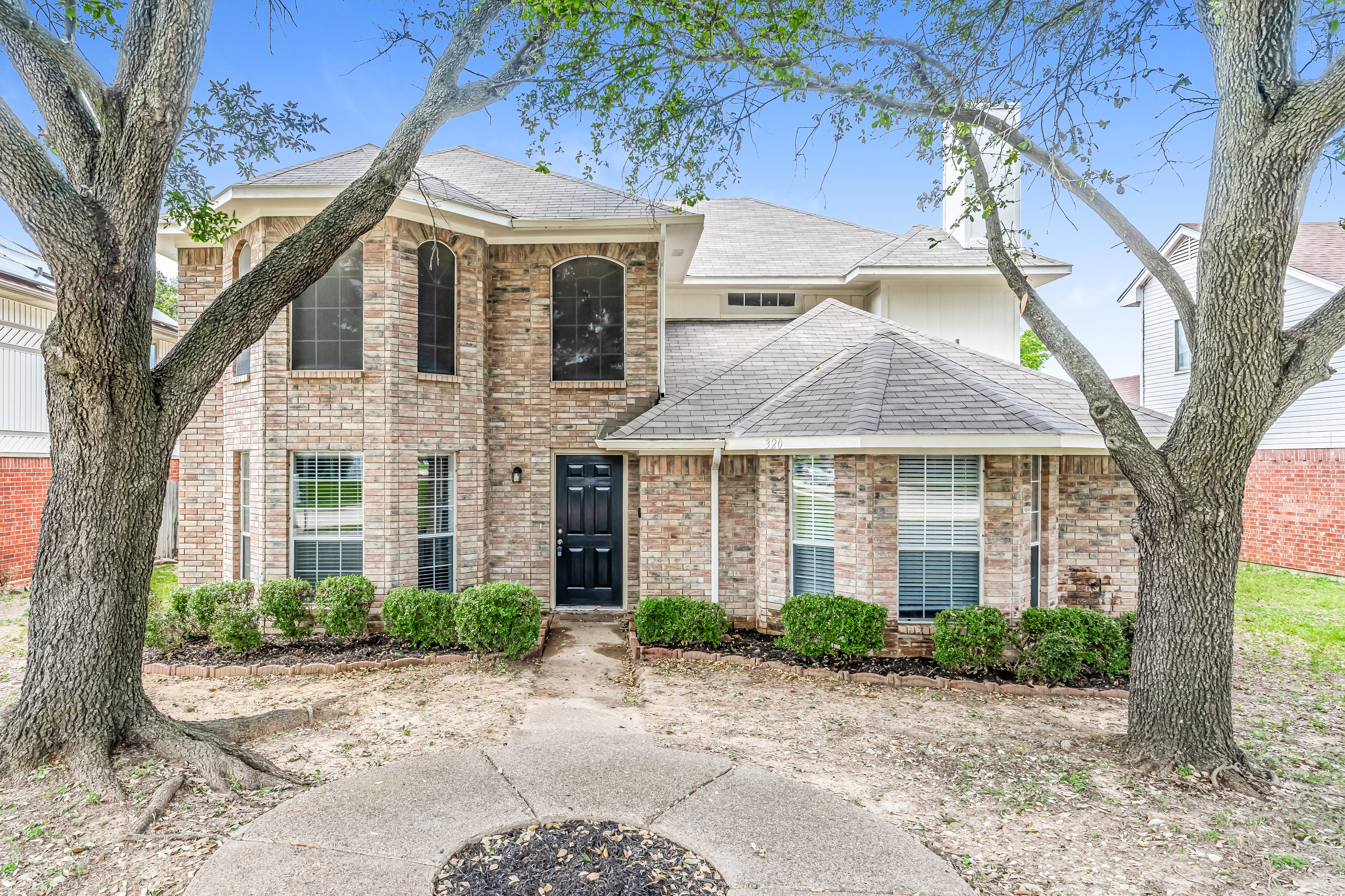 320 Trees Dr Cedar Hill, TX 75104